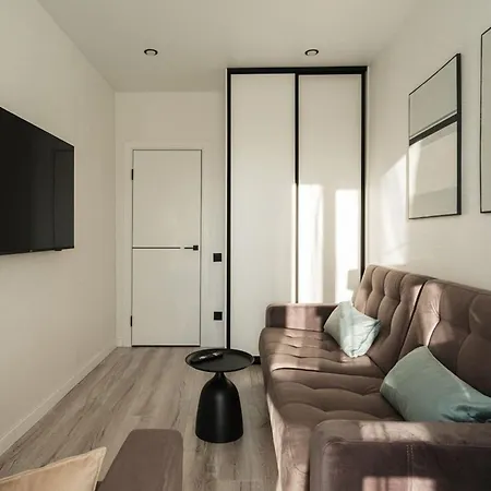 Francisca Apartman *